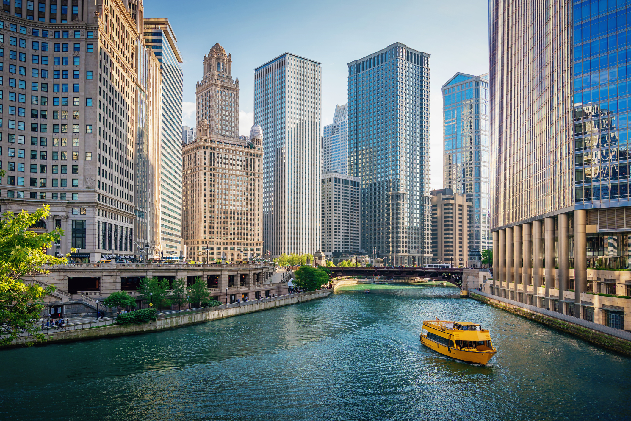 Paseo en barco por el río Chicago Rascacielos del centro de Chicago